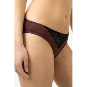Luxurious 1809 Hot maroon