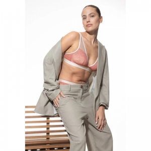 Poetry Style 353 pale macaro